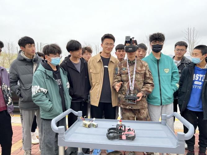 工业工程学院“梦之翼”无人机社团 以工业工程设计服务，让创意翱翔蓝天